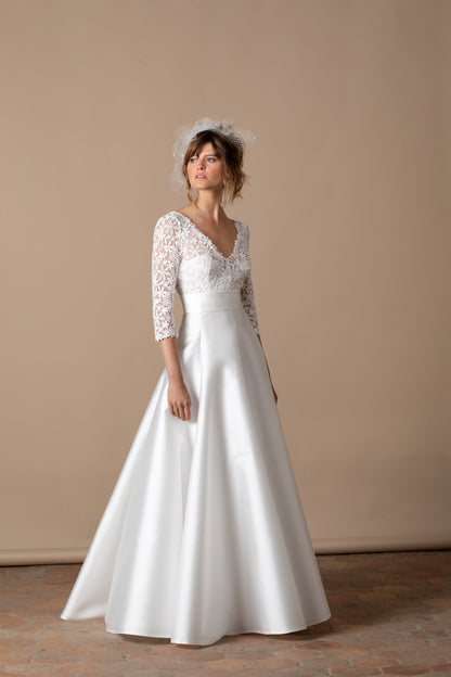 Cluny Robe de Marie lgante | Atelier Emelia Cluny Robe de Marie lgante | Atelier Emelia